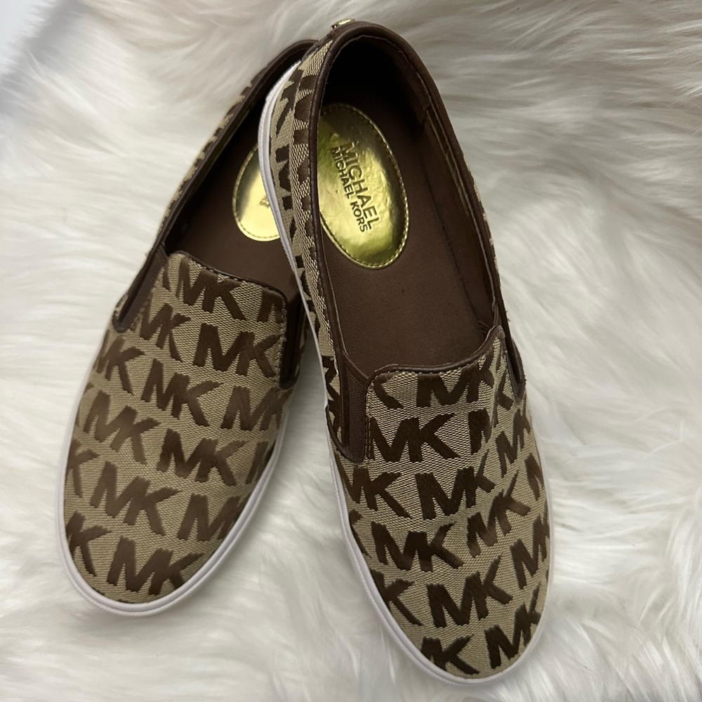 EUC Michael Kors Slip On Sneaker in Brown MK signature 🤎